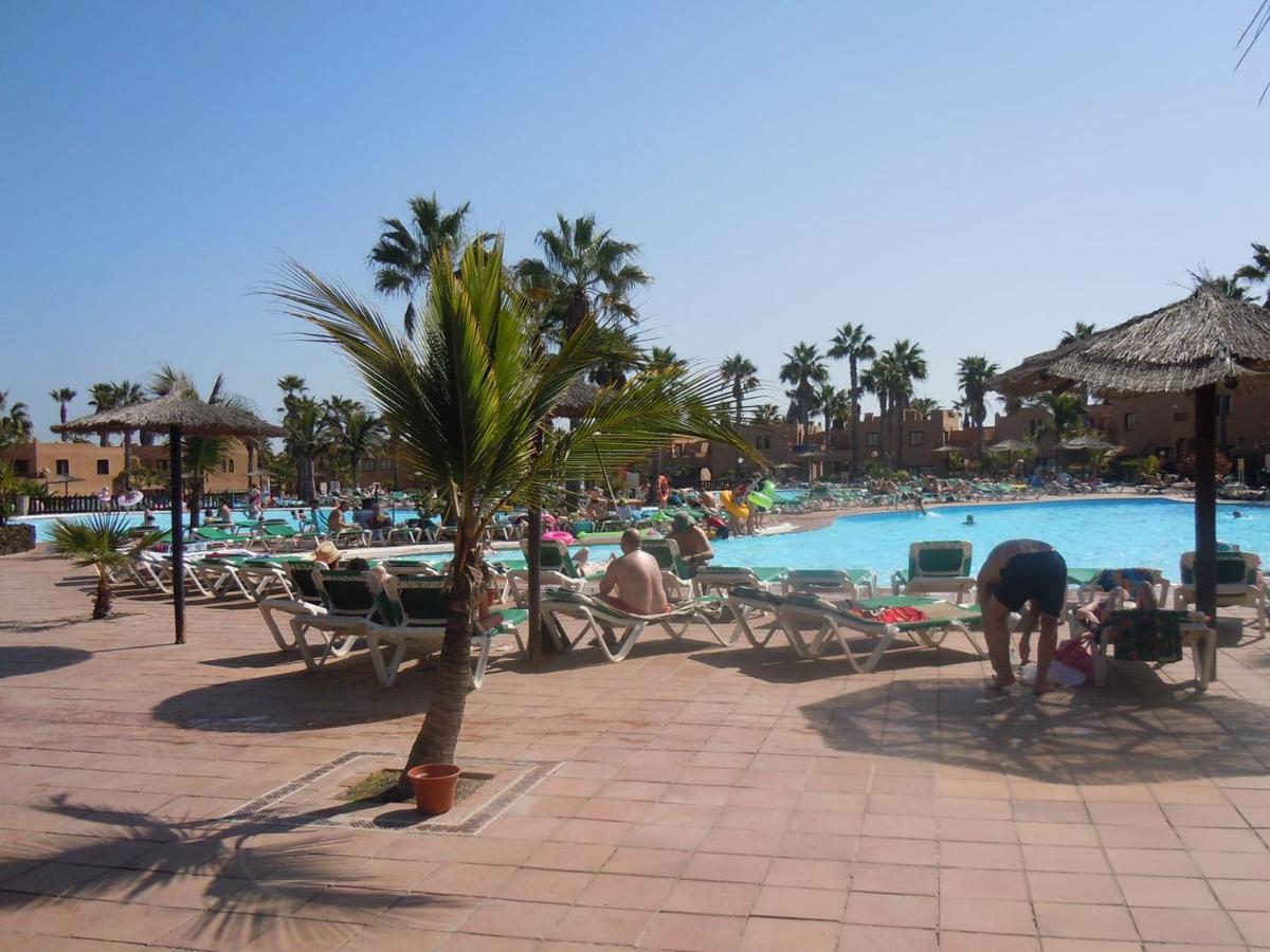 Family Apartment 1 Bedroom With Pool View - Oasis Duna Resort Corralejo Exteriör bild